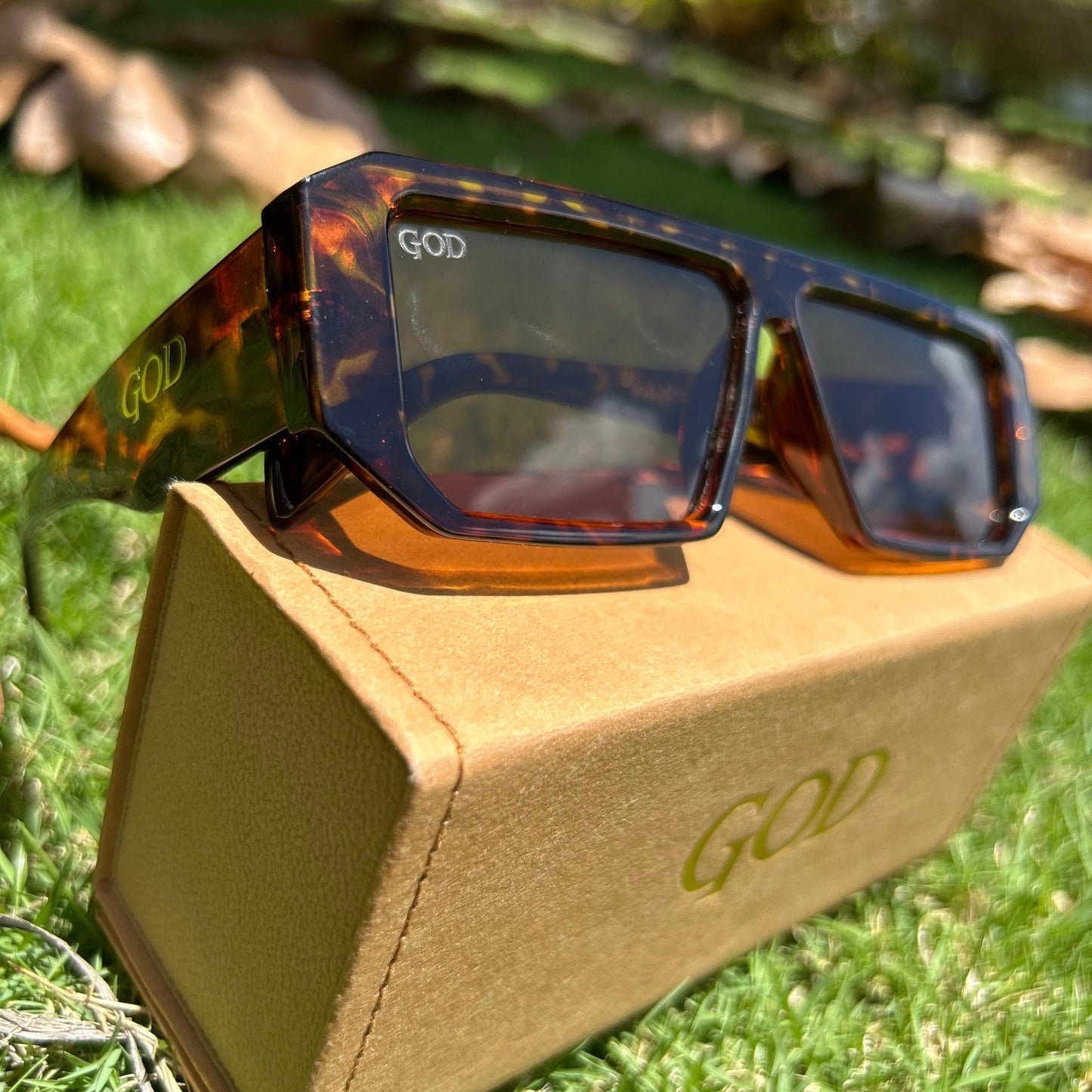 Bold Square Frame Sunglasses