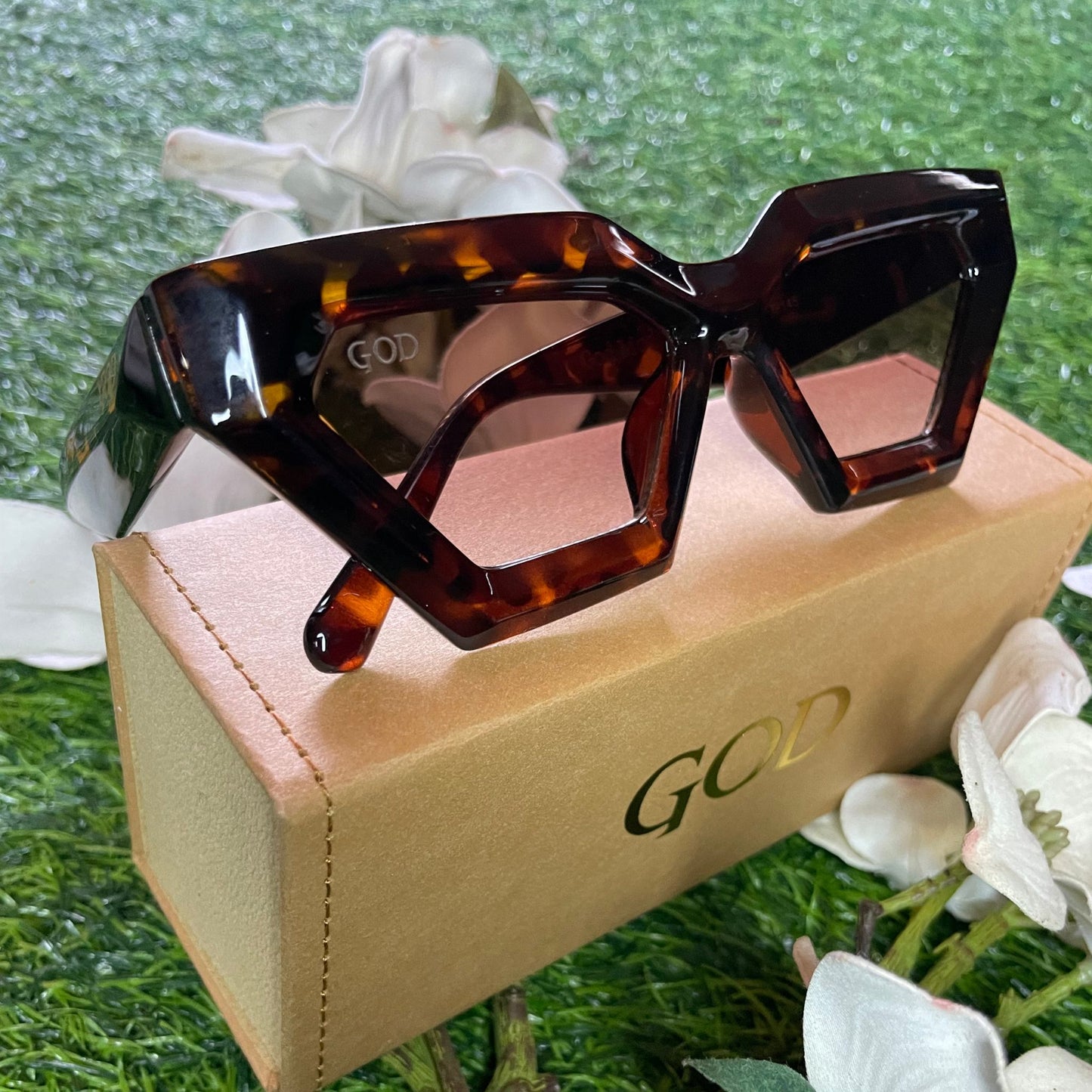 Geometric Cat-Eye